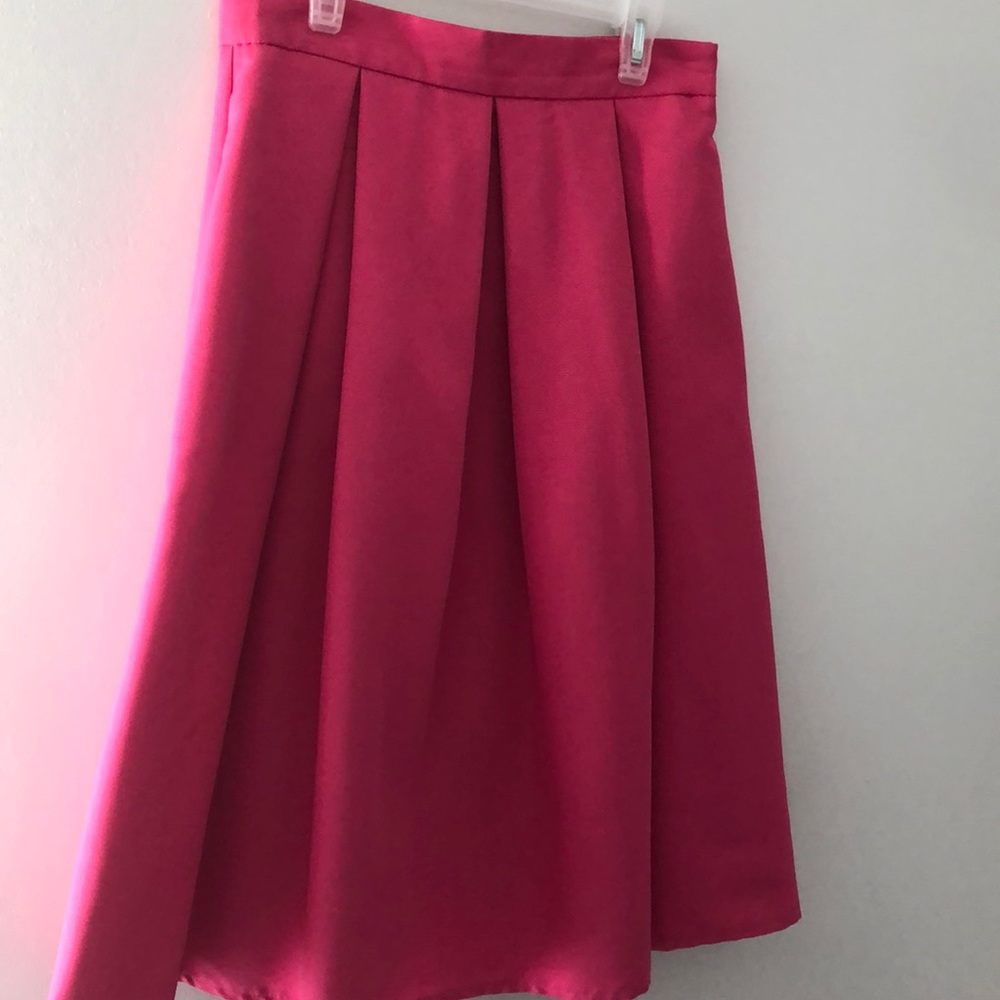 NY&C hot pink pleated skirt